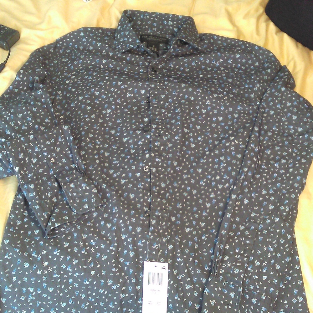BNWT MENS DK. GREY BUTTON DOWN SHIRT W/ FLORALS BY BLOOMINGDALES SZ. M PTP 21